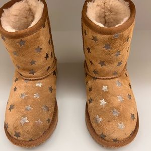 UGG classic Star boots. Gently used.